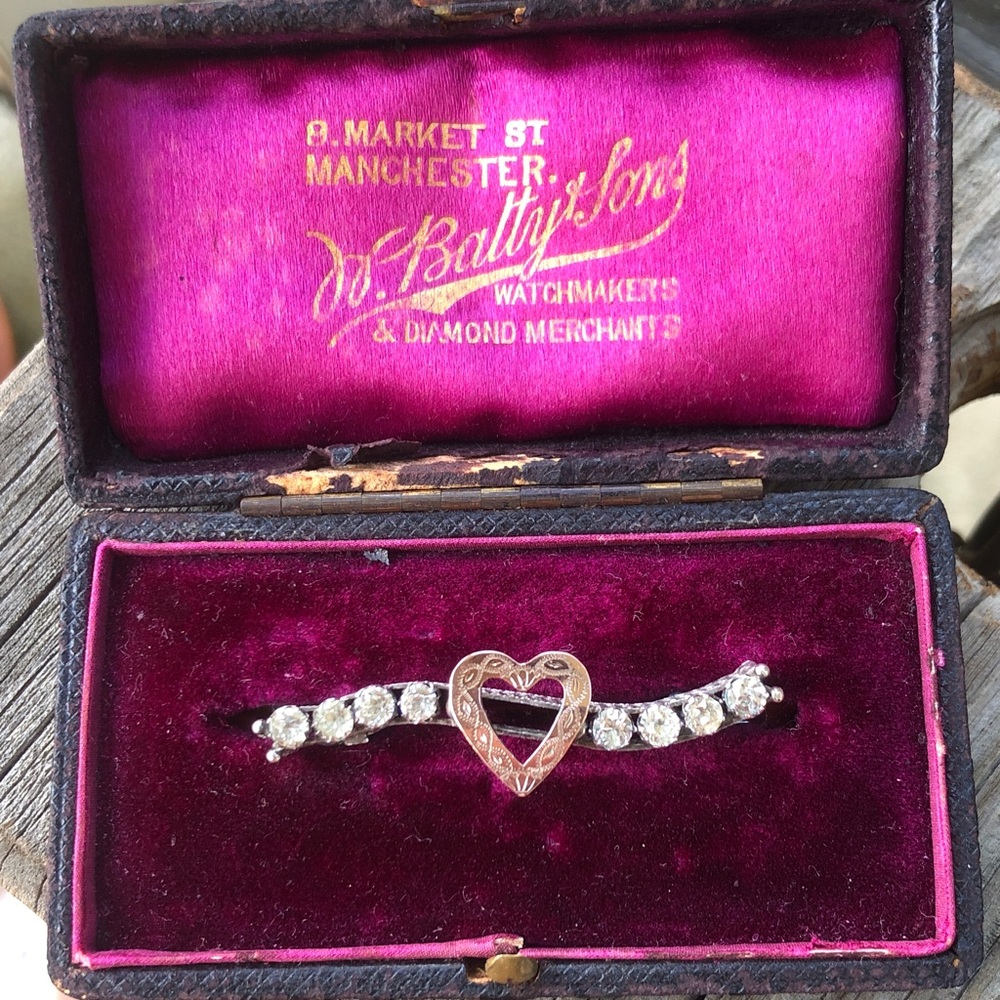 Victorian paste brooch